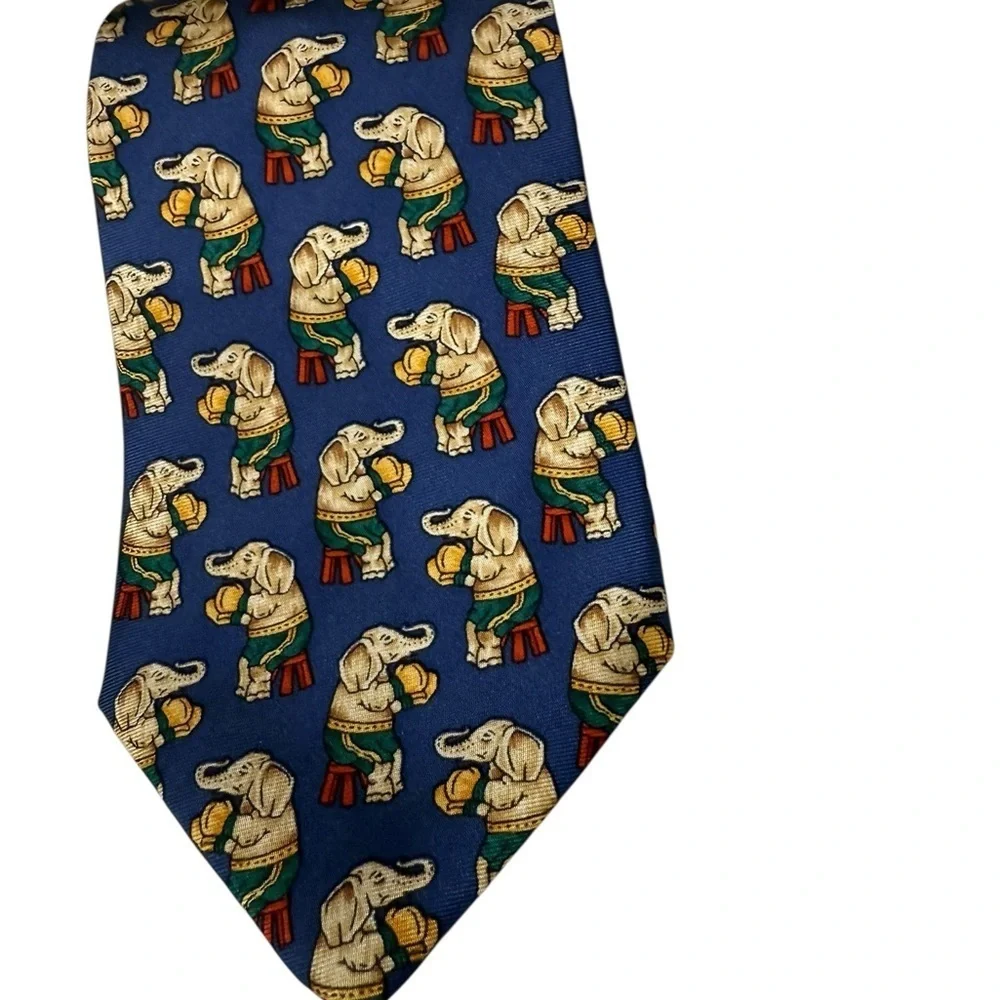 Brooks Brothers Makers All Silk Tie Navy Blue Boxing Elephants Silk 56 Inches